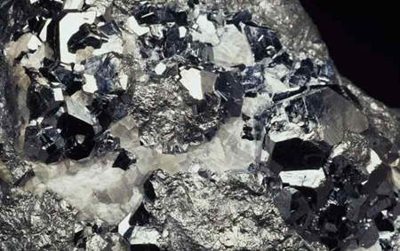 黑色金属矿石包括什么（黑色金属矿有哪些）