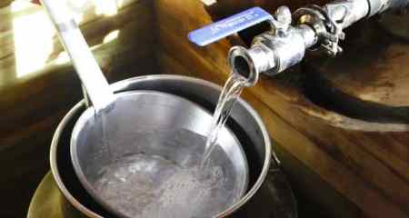 白酒蒸馏废水的原理及怎么处理（白酒生产废水处理工艺方案的选择）